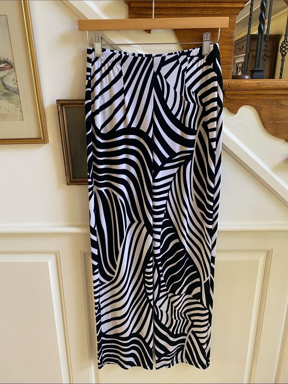 CHICO’S Pants Black White Striped Travelers Knit Pull On Stretch